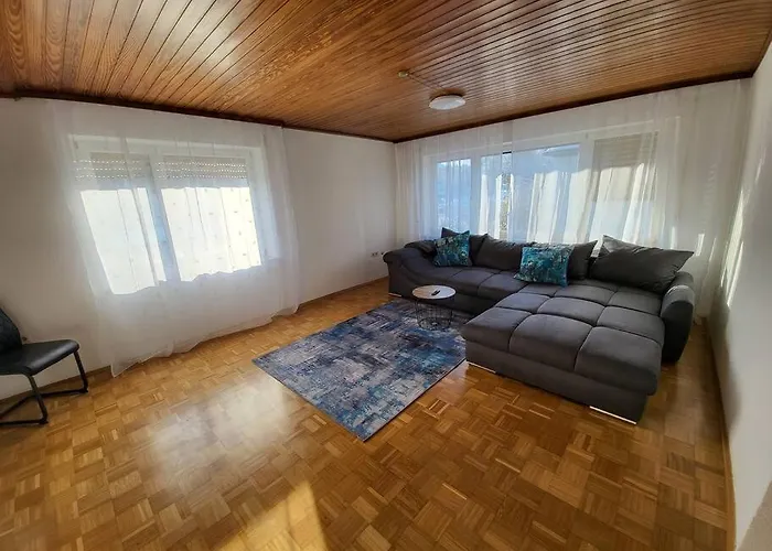 Zentrale, Helle Ferienwohnung
