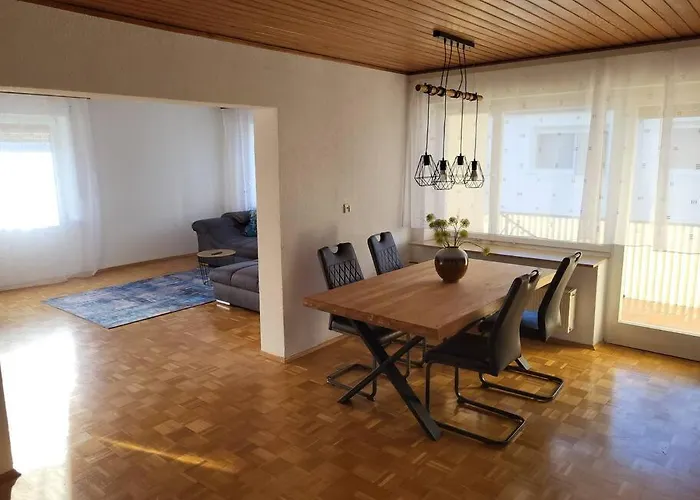 Zentrale, Helle Ferienwohnung