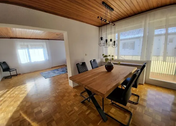 Zentrale, Helle Ferienwohnung